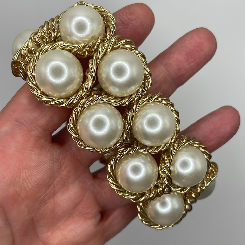 Faux Pearl & Chain Bracelet - Picture 4 of 7